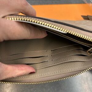 New Authentic Louis Vuitton Zippie Wallet with box and dust bag